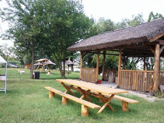 Hotel Wels Băltenii de Sus Εξωτερικό φωτογραφία